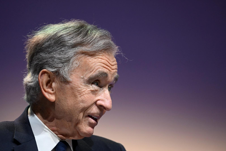 Bernard Arnault, le 26 janvier 2023, à Paris ( AFP / STEFANO RELLANDINI )