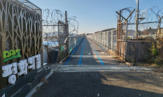 Cette photo, prise le 23 novembre 2024, montre un pont du sentier de la paix de la zone démilitarisée (DMZ) sur l'île de Ganghwa. À quelques pas de la DMZ, la zone démilitarisée qui sépare les deux Corées, s'étend un sentier de randonnée de 500 km que la géographe française Valérie Gezéleau a parcouru à pied afin d'offrir un regard différent sur la division de la Corée ( HANDOUT / Valérie GELÉZEAU )