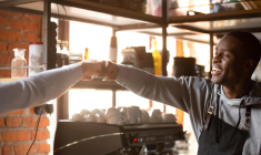 Avec la crise de la Covid-19, de très nombreux restaurants sont en grande difficulté. crédit photo : Shutterstock