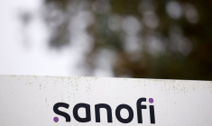 Un logo de Sanofi est visible sur le site de production du Doliprane de Sanofi à Compiègne