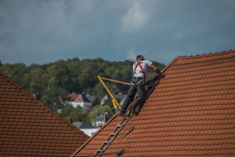 2 500 logements ont quitté leur statut de passoire énergétique l'an dernier, contre 80 000 visés par le gouvernement. Photo d'illustration. (bluelightpictures / Pïxabay)