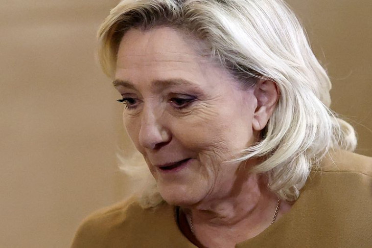 France: 5 ans d'inéligibilité requis contre Marine Le Pen