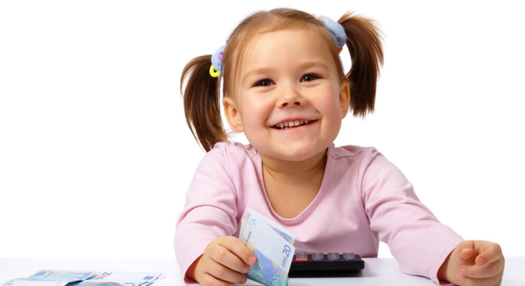 Où placer l'épargne qu'on souhaite constituer à son jeune enfant ? (© Phovoir)