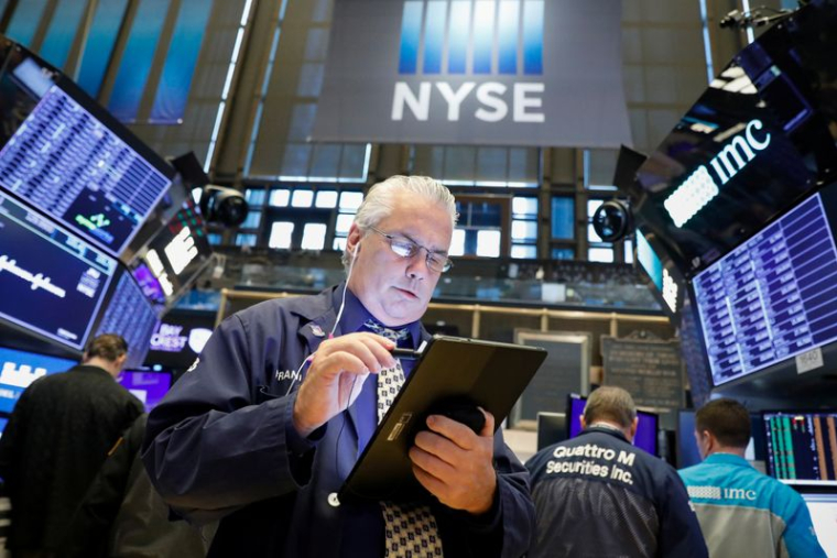 WALL STREET OUVRE EN HAUSSE