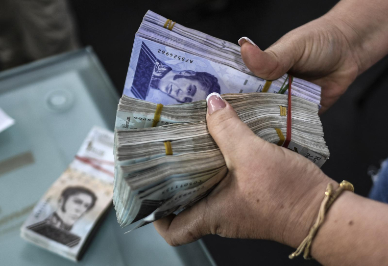 En 2021, le Venezuela présentait une dette représentant 240,5% de son PIB (illustration) ( AFP / JUAN BARRETO )