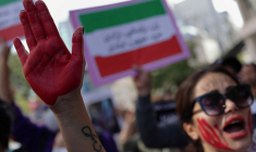 Manifestation contre le régime iranien à Istanbul suite à la mort en détention de la jeune Mahsa Amini