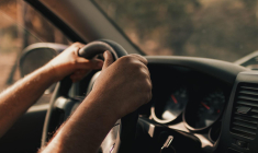 En cas de non-respect de l'interdiction, l'automobiliste encourt jusqu'à un an de prison et 15.000 euros d'amende. Illustration.  (Alessandro Avilés / Pexels)