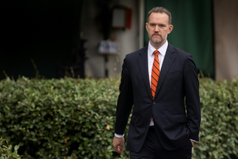 Le représentant américain au Commerce, Jamieson Greer walks marche vers l'aile Ouest de la Maison blanche à Washington, DC, le 1er août 2025 ( AFP / Jim WATSON )