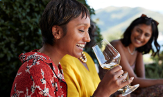 Les vignobles pittoresques du Jura, où tradition et terroir se rencontrent pour produire des vins uniques, offrent des opportunités d'investissement prometteuses.