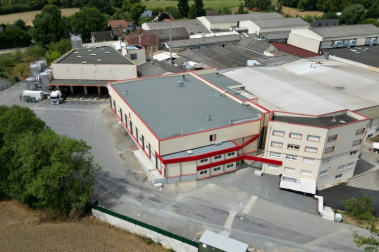 Le site de la fromagerie Chavegrand, le 13 août 2025, à Maison-Feyne, dans la Creuse ( AFP / GUILLAUME SOUVANT )
