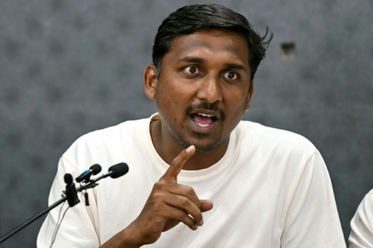 Un responsable du mouvement des "cafards", Ajinkya Shinde, lors d'une conférence de presse le 10 octobre 2026 à New Delhi ( AFP / Arun SANKAR )