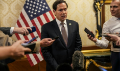 Le secrétaire d’État américain Marco Rubio à l'aéroport international du Koweït, le 24 juin 2026 ( POOL / Eric Lee )