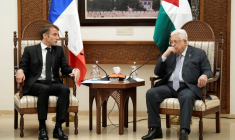 Emmanuel Macron avec le président de l'Autorité palestinienne Mahmoud Abbas