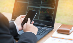 Le copy-trading consiste à copier automatiquement l'activité d'un ou plusieurs traders. L'AMF met en garde les investisseurs qui pensent avoir découvert la martingale avec cette méthode d'investissement.