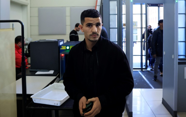 Youcef Atal à son arrivée au tribunal de Nice, le 18 décembre 2023 ( AFP / Valery HACHE )