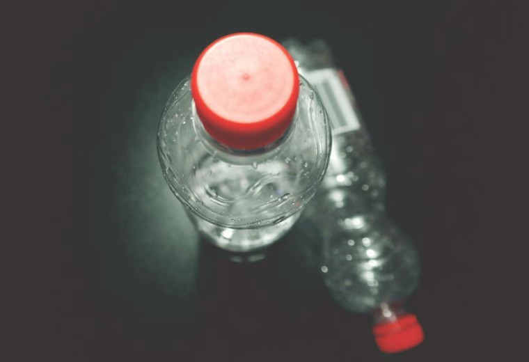 Carbios développe des procédés destinés à révolutionner le cycle de vie du plastique. (crédit : George Becker / Pexels)