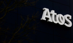 Le logo d'Atos sur un bâtiment de l'entreprise à Nantes