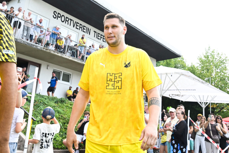 Niklas Süle a enfilé les gants... en neuvième division