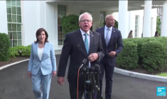 Présidentielle américaine : qui sera le colistier de Kamala Harris ?