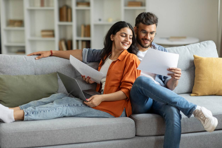 En couple / compte commun ou séparé ? -iStock-Olena Miroshnichenko.jpg