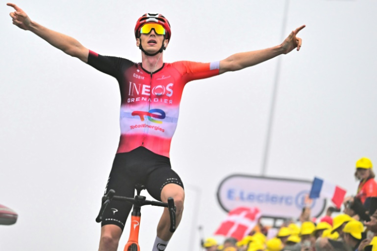 Le Néerlandais Thymen Arensman s'impose lors de la 14e étape du Tour de France, à Luchon-Superbagnères, le 19 juillet 2025 ( AFP / Marco BERTORELLO )
