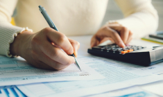 La DGFiP fait évoluer automatiquement le taux du prélèvement à la source le 1er septembre de chaque année (Crédit photo: ©  Pcess609 - stock.adobe.com)