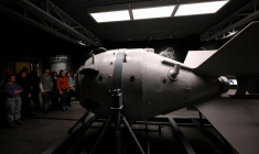 Une reproduction de la première bombe atomique soviétique 'RDS-1', à Moscou, en 2023 (illustration) ( AFP / NATALIA KOLESNIKOVA )