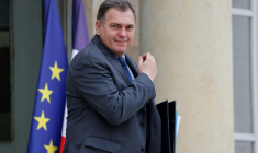 Le ministre français des Transports, Philippe Tabarot, quitte le Palais de l'Elysée après une réunion, le 16 avril 2025 ( AFP / Ludovic MARIN )