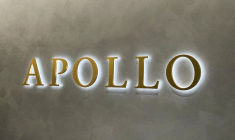 Logo d'Apollo Global Management dans leurs bureaux à Tokyo