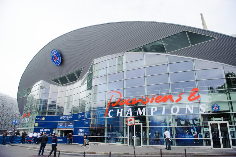 Le Parc des Princes, au centre du jeu politique