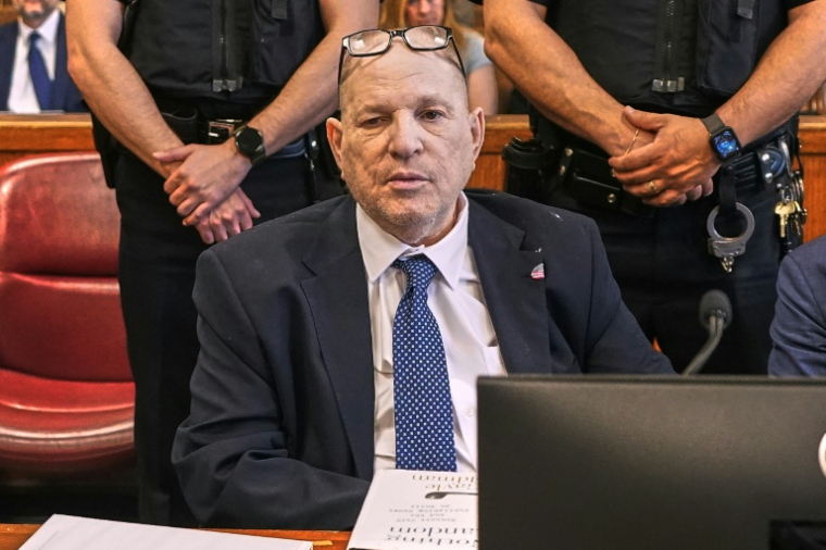 L'ancien producteur de cinéma américain Harvey Weinstein comparaît devant la Cour suprême pénale de l'État de New York, à Manhattan, le 21 avril 2026 ( POOL / Richard Drew )