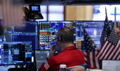 Un opérateur à la Bourse de New York, le 1er décembre 2025 ( AFP / CHARLY TRIBALLEAU )