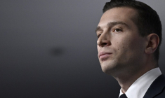 Jordan Bardella, le 30 juin 2024, à Paris ( AFP / JULIEN DE ROSA )