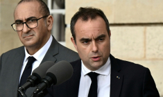 Le Premier ministre Sébastien Lecornu (d) et le ministre de l'Intérieur Laurent Nuñez à Bordeaux, le 2 avril 2026 en Gironde  ( POOL / Philippe Lopez )