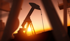 Le prix du baril de pétrole continue de chuter, notamment à cause d'une production américaine qui s'intensifie