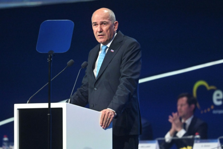 Le responsable de l'opposition en Slovénie Janez Jansa à Valence, en Espagne, le 29 avril 2025.  ( AFP / JOSE JORDAN )