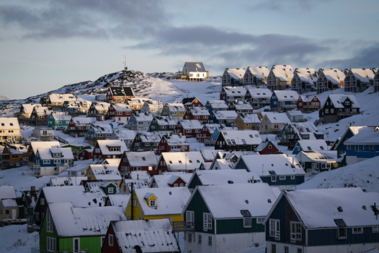 Des maisons à Nuuk, la capitale du Groenland, le 15 janvier 2026  ( AFP / Alessandro RAMPAZZO )