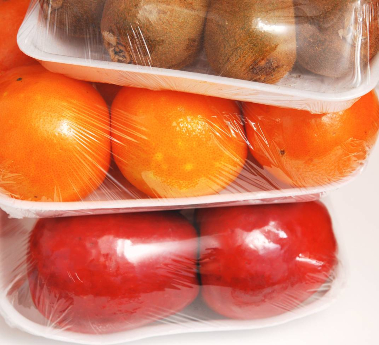 La fin des emballages plastiques pour les fruits et légumes / iStock-happyfoto