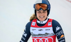 La star américaine Lindsey Vonn grimaçante après sa chute lors de la descente de Crans-Montana, en Coupe du monde de ski alpin, le 30 janvier 2026 ( AFP / Fabrice COFFRINI )