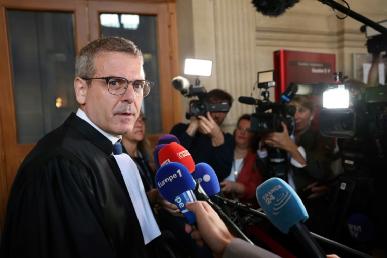 "L'accusé est un des islamistes français les plus dangereux", estime Me Thibault de Montbrial, qui défend la famille de la policière (ici au Palais de justice de Paris le premier jour du procès de première instance, le 25 septembre 2023) ( AFP / Mehdi FEDOUACH )