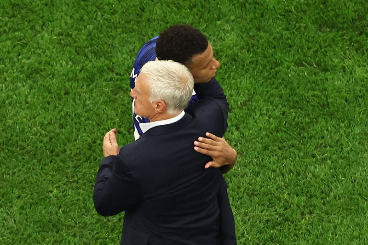 Image accompanying Boursorama coverage of France's final match and Deschamps' tenure.