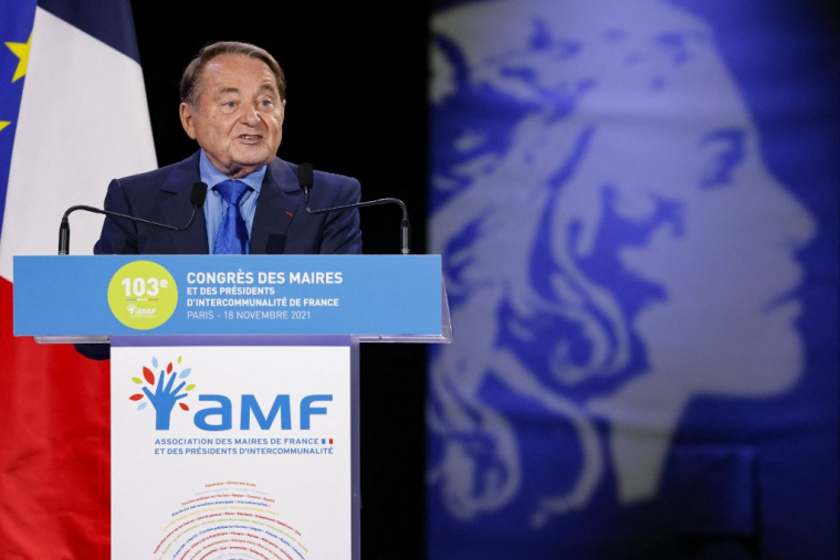 André Laignel à Paris, le 18 novembre 2021. ( AFP / LUDOVIC MARIN )