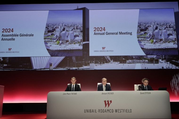 Jean-Marie Tritant (à gauche) à Paris, le 30 avril 2024. ( AFP / STEPHANE DE SAKUTIN )