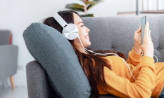 De nombreuses applications permettent de se détendre et de mieux résister au stress. ( crédit photo : Shutterstock )