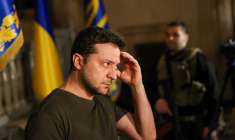 UKRAINE: LES LIGNES DE DÉFENSE TIENNENT FACE AUX ATTAQUES RUSSES, DIT ZELENSKI