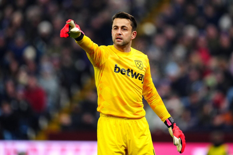 Łukasz Fabiański passe de West Ham à West Ham