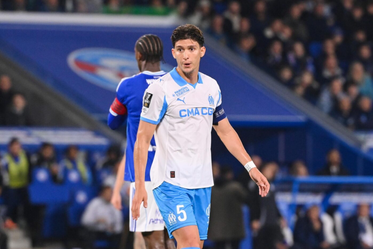 Un défenseur incertain dans le groupe pour OM-Ajax