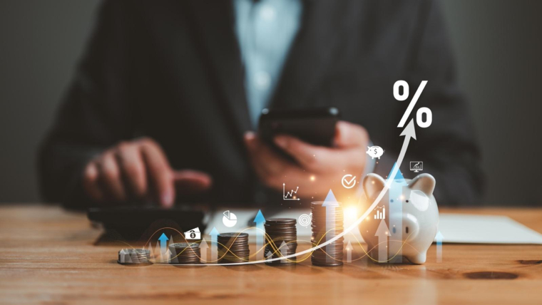 L'AMF publie une étude sur les fonds d'actifs financiers non cotés pour clients non-professionnels, détaillant performances, atouts, limites et coûts, et désormais accessibles à un public plus large. (Crédit photo : Shutterstock)