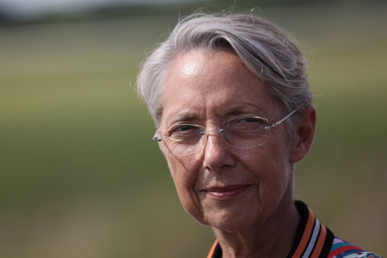 Reporter l'âge de départ en retraite à 65 ans "n'est pas un totem", a défendu la Première ministre Élisabeth Borne mardi sur Franceinfo. ( AFP / THOMAS COEX )