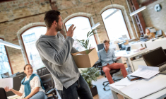Peut-on percevoir le chômage après une démission ? Les cas prévus par la loi / iStock.com - LanaStock